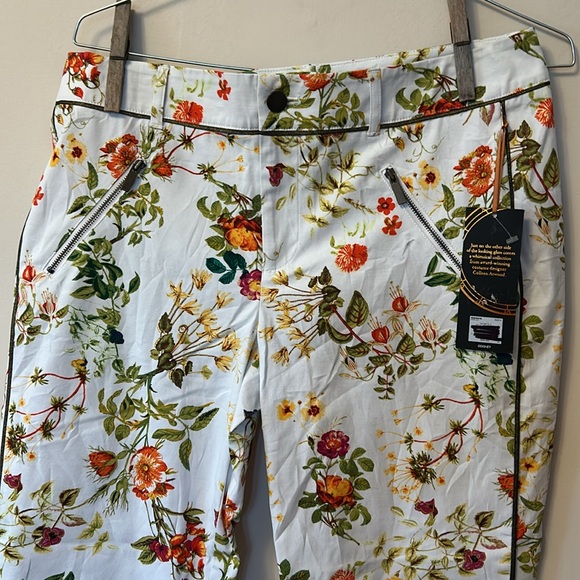 Alice through the looking glass flowered capris zip pockets button front size 4 - Picture 2 of 4